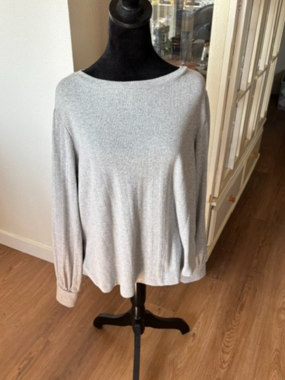 On 34th NWT Gray Long Puffed Sleeve Knit Top Size 0X